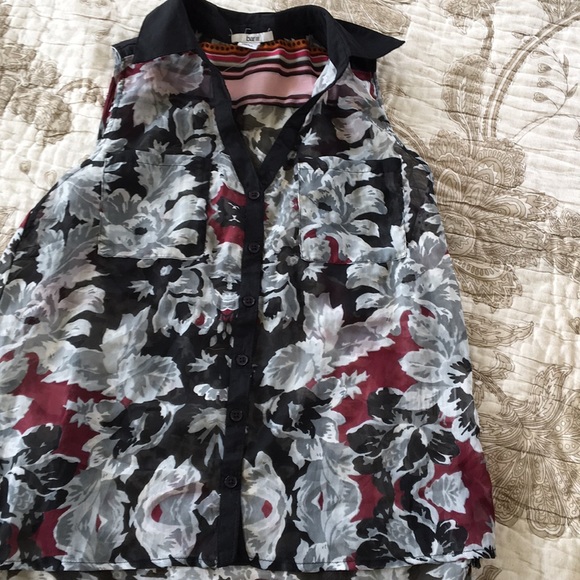 Top - Picture 2 of 3